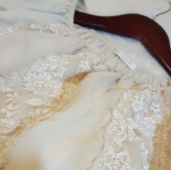 mesense Tops - BEIGE LACE BLOUSE